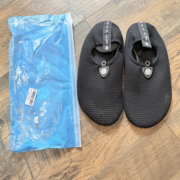 Simari Shoes - Simari Size 10 black water shoes beach footwear water activity shoes size 10 in